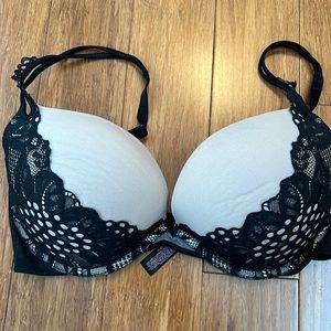 Victoria’s Secret very sexy push up bra